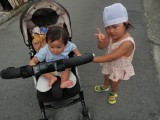気合十分で、家から水泳帽をかぶっています。