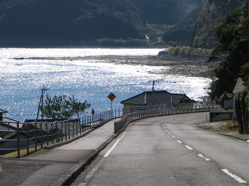海の見える道