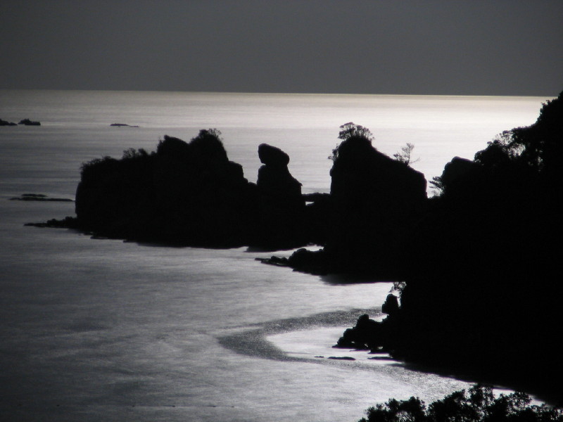 月夜の海
