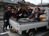 梅さんの軽トラに乗って山へ！寒いぞー<br />
