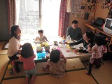 お昼はやはり持ち寄りで。