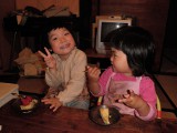 デザートのケーキでにんまり。