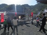 （う）が見入っているのは、この様子。