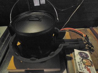 どどん、と黒い塊の存在感。