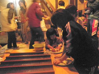 生地を伸ばします。