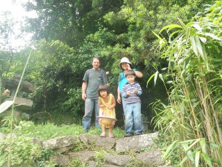 一緒に「客人神社」へ散歩。