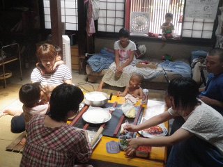 沖村姉妹も常連さん。