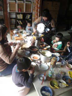 みんなで食べるお昼も楽しみの一つ。