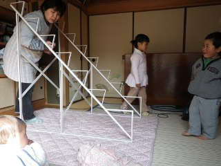 まずは、7段の組み立てからです。