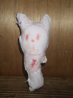 以前に、（う）が自分で作ったうさぎ人形。