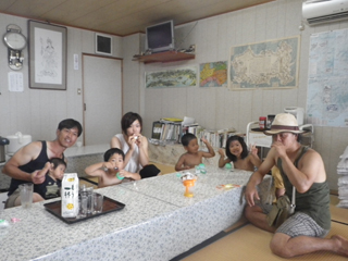 皆でアイスを食べる！