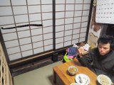 早速穴を開けたのは、（う）。