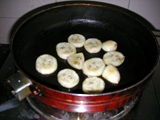 バナナを焼く